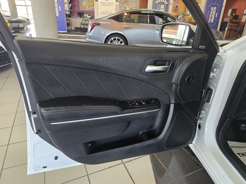 2016 Dodge Charger R/T - Photo 6 - Hamilton, OH 45015