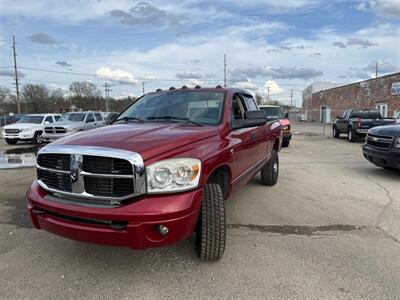 2007 Dodge Ram 2500 SLT 4dr Quad Cab 4X4   - Photo 2 - Hamilton, OH 45015