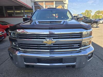 2017 Chevrolet Silverado 3500 LTZ CREW CAB 4X4/DUALLY/DIESEL   - Photo 2 - Hamilton, OH 45015