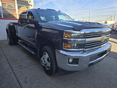 2017 Chevrolet Silverado 3500 LTZ CREW CAB 4X4/DUALLY/DIESEL   - Photo 3 - Hamilton, OH 45015