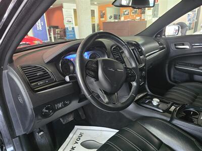 2018 Chrysler 300 Series S 4DR SEDAN   - Photo 8 - Hamilton, OH 45015