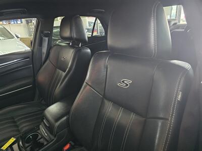 2018 Chrysler 300 Series S 4DR SEDAN   - Photo 29 - Hamilton, OH 45015