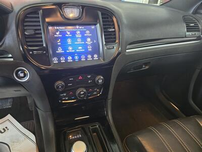 2018 Chrysler 300 Series S 4DR SEDAN   - Photo 21 - Hamilton, OH 45015