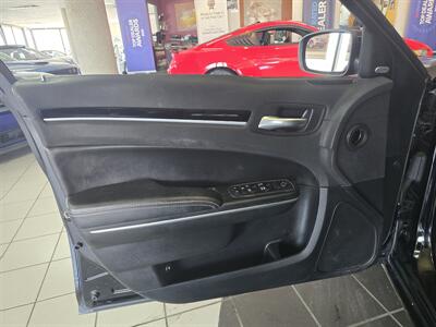 2018 Chrysler 300 Series S 4DR SEDAN   - Photo 7 - Hamilton, OH 45015