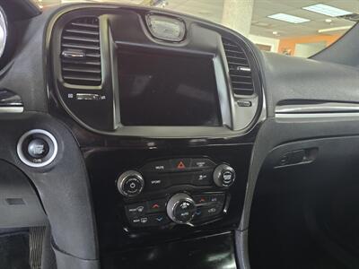 2018 Chrysler 300 Series S 4DR SEDAN   - Photo 27 - Hamilton, OH 45015