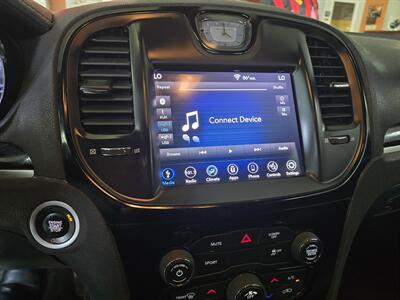 2018 Chrysler 300 Series S 4DR SEDAN   - Photo 20 - Hamilton, OH 45015