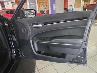 2018 Chrysler 300 Series S 4DR SEDAN   - Photo 12 - Hamilton, OH 45015