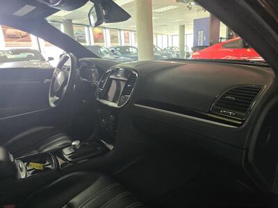 2018 Chrysler 300 Series S 4DR SEDAN   - Photo 13 - Hamilton, OH 45015