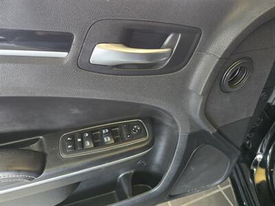 2018 Chrysler 300 Series S 4DR SEDAN   - Photo 17 - Hamilton, OH 45015