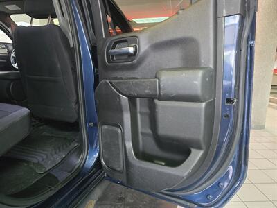 2020 Chevrolet Silverado 1500 LT EXTENDED CAB 4X4   - Photo 14 - Hamilton, OH 45015