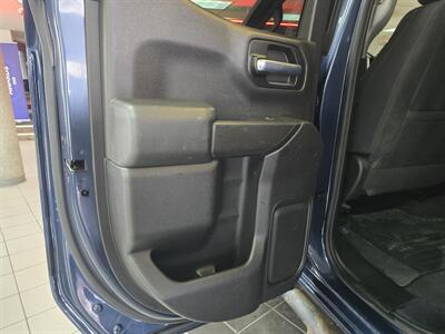 2020 Chevrolet Silverado 1500 LT EXTENDED CAB 4X4   - Photo 9 - Hamilton, OH 45015