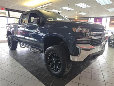 2020 Chevrolet Silverado 1500 LT EXTENDED CAB 4X4   - Photo 3 - Hamilton, OH 45015