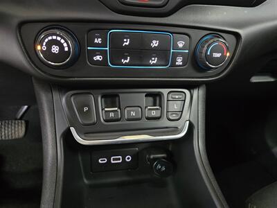 2020 GMC Terrain SLE 4DR SUV   - Photo 18 - Hamilton, OH 45015