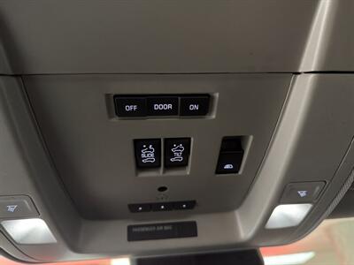 2016 GMC Sierra 1500 Denali 4DR CREW CAB 4X4/V8   - Photo 19 - Hamilton, OH 45015