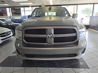 2013 RAM 1500 Express QUQD CAB 4X4/HEMI   - Photo 2 - Hamilton, OH 45015