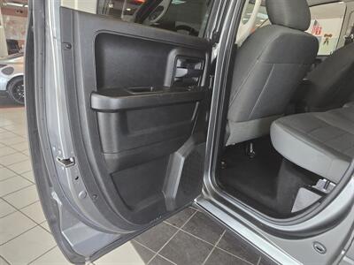2013 RAM 1500 Express QUQD CAB 4X4/HEMI   - Photo 9 - Hamilton, OH 45015