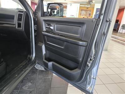 2013 RAM 1500 Express QUQD CAB 4X4/HEMI   - Photo 11 - Hamilton, OH 45015