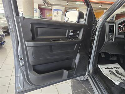 2013 RAM 1500 Express QUQD CAB 4X4/HEMI   - Photo 6 - Hamilton, OH 45015
