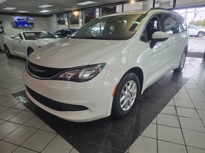 2020 Chrysler Voyager LXi 4DR MINI-VAN   - Photo 1 - Hamilton, OH 45015