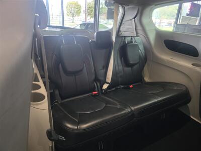 2020 Chrysler Voyager LXi 4DR MINI-VAN   - Photo 14 - Hamilton, OH 45015