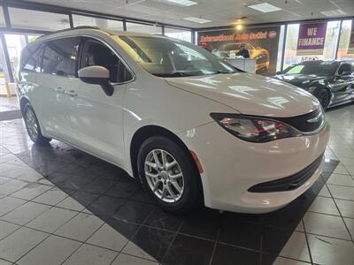 2020 Chrysler Voyager LXi 4DR MINI-VAN   - Photo 3 - Hamilton, OH 45015