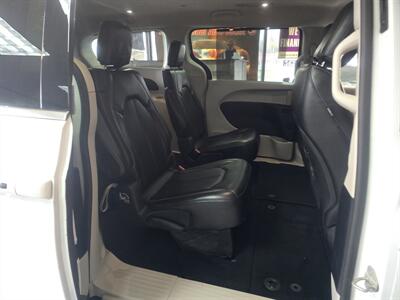 2020 Chrysler Voyager LXi 4DR MINI-VAN   - Photo 13 - Hamilton, OH 45015