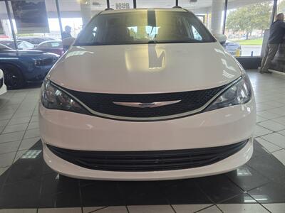 2020 Chrysler Voyager LXi 4DR MINI-VAN   - Photo 2 - Hamilton, OH 45015