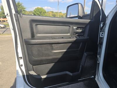 2023 RAM 2500 Tradesman 4DR CREW CAB 4X4/V8   - Photo 6 - Hamilton, OH 45015
