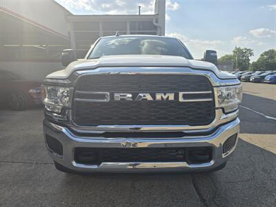 2023 RAM 2500 Tradesman 4DR CREW CAB 4X4/V8   - Photo 2 - Hamilton, OH 45015