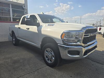 2023 RAM 2500 Tradesman 4DR CREW CAB 4X4/V8   - Photo 3 - Hamilton, OH 45015