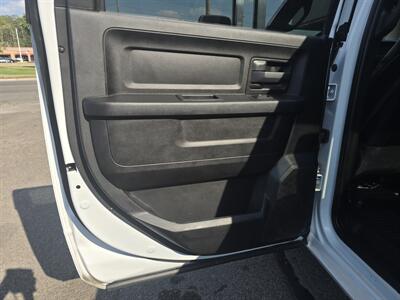 2023 RAM 2500 Tradesman 4DR CREW CAB 4X4/V8   - Photo 9 - Hamilton, OH 45015