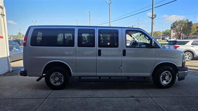 2019 Chevrolet Express LT 3500 3DR PASSENGER VAN - Photo 5 - Hamilton, OH 45015