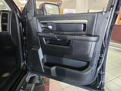 2015 RAM 1500 Sport 4DR CREW CAB 4X4   - Photo 12 - Hamilton, OH 45015