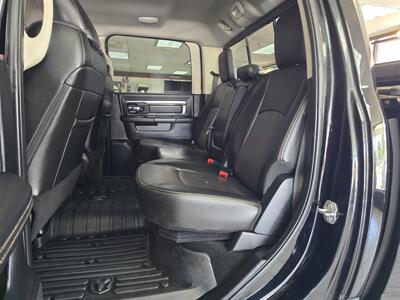 2015 RAM 1500 Sport 4DR CREW CAB 4X4   - Photo 11 - Hamilton, OH 45015