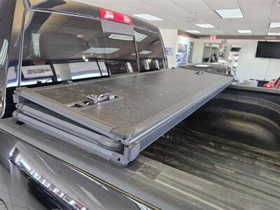 2015 RAM 1500 Sport 4DR CREW CAB 4X4   - Photo 31 - Hamilton, OH 45015