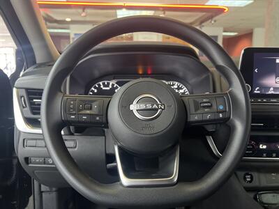 2024 Nissan Rogue SV 4DR SUV AWD   - Photo 13 - Hamilton, OH 45015