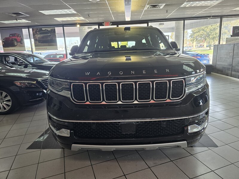 2023 Jeep Wagoneer L Series II 4DR SUV 4X4 - Photo 2 - Hamilton, OH 45015