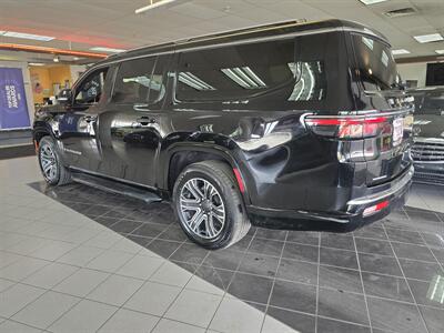 2023 Jeep Wagoneer L Series II 4DR SUV 4X4 - Photo 7 - Hamilton, OH 45015