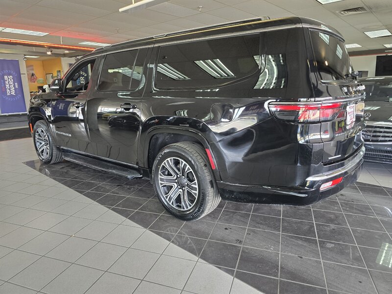 2023 Jeep Wagoneer L Series II 4DR SUV 4X4 - Photo 7 - Hamilton, OH 45015