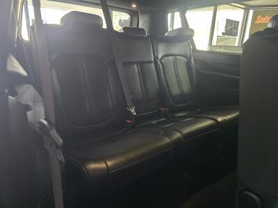 2023 Jeep Wagoneer L Series II 4DR SUV 4X4 - Photo 18 - Hamilton, OH 45015