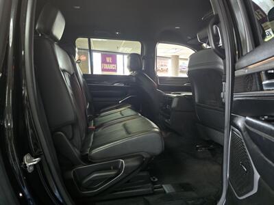 2023 Jeep Wagoneer L Series II 4DR SUV 4X4 - Photo 20 - Hamilton, OH 45015