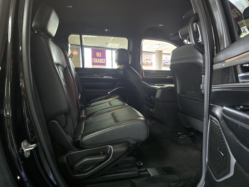 2023 Jeep Wagoneer L Series II 4DR SUV 4X4 - Photo 20 - Hamilton, OH 45015