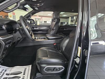 2023 Jeep Wagoneer L Series II 4DR SUV 4X4 - Photo 9 - Hamilton, OH 45015