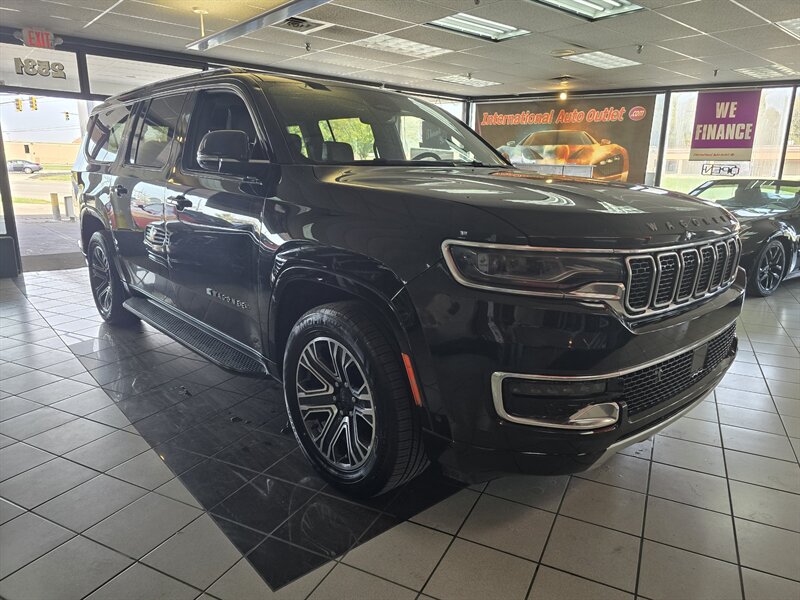 2023 Jeep Wagoneer L Series II 4DR SUV 4X4 - Photo 5 - Hamilton, OH 45015