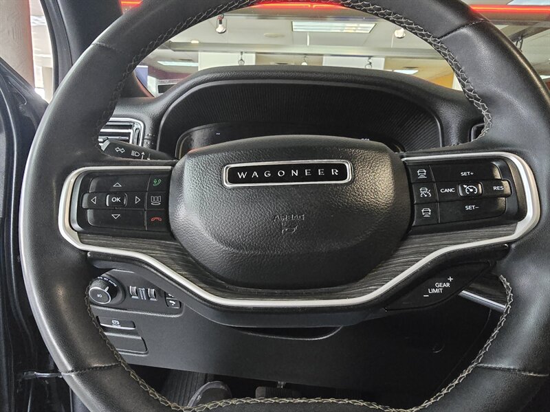 2023 Jeep Wagoneer L Series II 4DR SUV 4X4 - Photo 35 - Hamilton, OH 45015