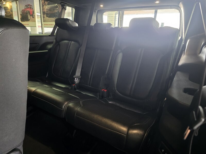 2023 Jeep Wagoneer L Series II 4DR SUV 4X4 - Photo 13 - Hamilton, OH 45015