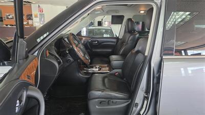 2018 INFINITI QX80   - Photo 9 - Hamilton, OH 45015