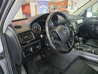 2012 Volkswagen Touareg TDI Sport 4DR SUV AWD   - Photo 8 - Hamilton, OH 45015