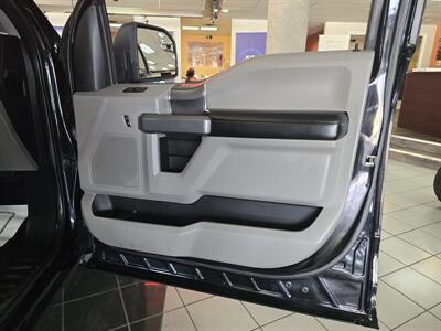2018 Ford F-150 XLT SUPER CREW 4X4   - Photo 12 - Hamilton, OH 45015