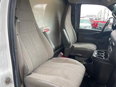 2018 Chevrolet Express G4500 CUTAWAY EXTENDED VAN   - Photo 18 - Hamilton, OH 45015